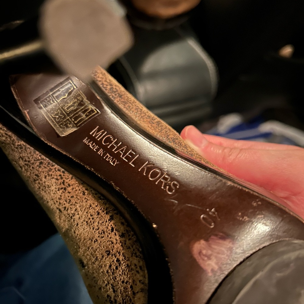 Michael Kors Tan Textured Heels - Picture 7 of 8